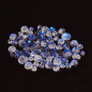 Mehrajudin Gems Lot de pierres précieuses naturelles rondes facettées de qualité AA, bleues, avec effet optique Feu Bleu, Pierre de naissance de juin, Pierre de lune - Product Image 4