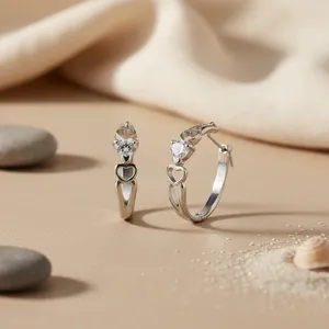 Pendientes de Aro de Plata 925 con Forma de Corazón para Mujer, Marca Brand A, con Cristales de Estrás Engastados, para Uso Diario Romántico, de la India (Rajasthan) - Product Image 1