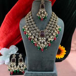 Conjunto de collar detallado de circón y moissanita, elegancia atemporal y encanto moderno, ideal para ocasiones especiales, respetuoso con el medio ambiente - Product Image 6