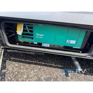 Camping-car Chinook Maverick SS 2025, châssis Ford Transit AWD, construction en aluminium, 4-6 passagers, normes d'émission EURO 5 - Product Image 4