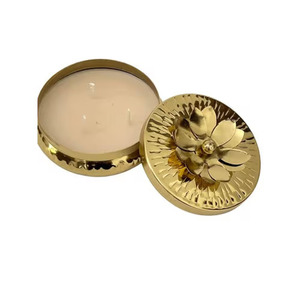 Pot à bougie en métal de luxe haut de gamme avec une brillance douce améliorant l'éclat de la bougie et un attrait décoratif dans les maisons - Product Image 6