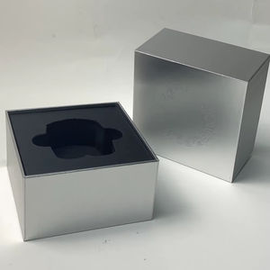 Boîte d'emballage de rasoir en carton rigide argenté avec logo personnalisé avec insert en <span class=keywords><strong>mousse</strong></span> Solution de luxe pour rasoir à moteur électrique cadeau de marque - Product Image 1