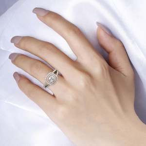 Bague de fiançailles Jeulia en argent sterling avec double halo et coupe coussin - Product Image 4