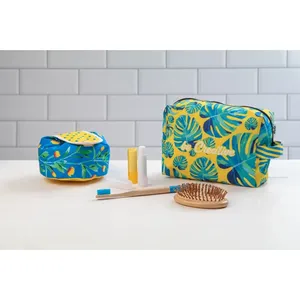 Sac de toilette durable CreaBeauty en RPET pour les voyageurs soucieux de l'environnement - Product Image 3