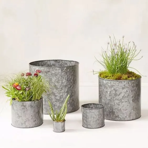 Secchi per fioriere zincate piccole e grandi e piccoli vasi da fiori Set di fioriere da giardino personalizzate per la decorazione di interni ed esterni
