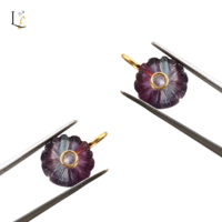 Pendentif en pierre précieuse sculptée en forme de fleur de fluorite arc-en-ciel avec incrustation de zircon, fait à la main, en argent sterling 925 plaqué or, pendentifs fins, breloques