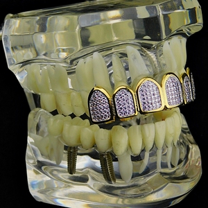 Super elegante Hip Hop moda diamante Grillz hecho a medida para hombres y mujeres joyería a los mejores precios de la India - Product Image 2