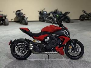 Ya Disponible: Motocicleta Deportiva Ducati Diavel V4 2026, Color Rojo, Poco Kilometraje, en Venta - Product Image 5
