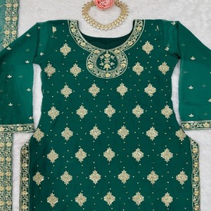 Elegante conjunto de traje de Georgette de imitación con hilo, lentejuelas y Diamante, incluye pantalón de seda francesa y borde de encaje Dupatta - Product Image 6