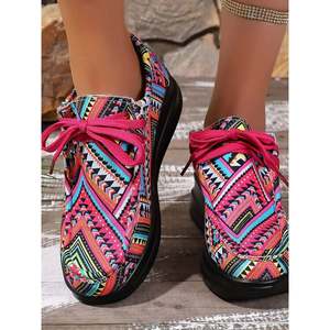 Scarpe Casual con Tipografia Graffiti, Traspiranti e Comode per Tutte le Stagioni, Leggere con Soletta Morbida in Cotone - Product Image 1