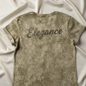 Camisetas Personalizadas al por Mayor de Algodón y Elastano con Transferencia Térmica de Pedrería para Cumpleaños de Reina - Product Image 2