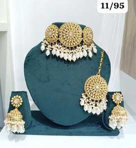 ENSEMBLE DE BIJOUX INDIENS TRADITIONNELS ET À LA MODE EN CUIVRE ENSEMBLE DE BIJOUX DE MARIAGE POUR FEMMES BOUCLES D'OREILLES ET COLLIER - Product Image 4