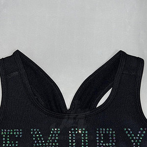 Soutien-gorge de sport fabriqué au Pakistan, confortable, en tissu flexible, idéal pour l'entraînement, les performances et les exercices. - Product Image 3