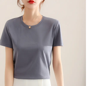 Camiseta de Verano Personalizada con Logotipo, Cuello Redondo, Manga Corta, Corte Regular, Algodón Orgánico Popelín, con Parches y Botones para Mujer - Product Image 1
