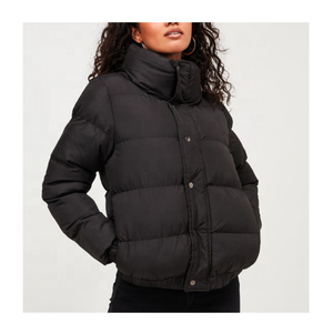 Veste matelassée luxueuse pour femmes, toile teinte personnalisable, coton écologique rembourré, traitement tissé, vente en gros au Pakistan - Product Image 1