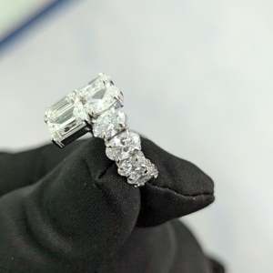 Bague de fiançailles pour femme en diamant de laboratoire certifié IGI 8,50 carats, taille émeraude ovale, couleur D-E-F, clarté VVS-VS - Product Image 6