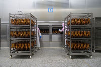 Machine à rôtir le poulet industrielle automatique Mingshun à haute productivité et multi-chauffage, capacité de 180 à 680 pièces/heure