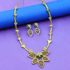 Venta al por mayor 14K 18K 24K Micro Gold Filled AD Stone Collares de moda, formando collares, diseño floral tradicional AD Jewelry Set. - Product Image 1