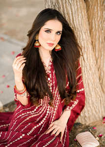 Caftan Maxi de créateur à manches trois-quarts brodé à la main de grande taille pour une tenue de fête - Product Image 3