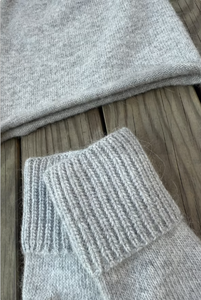 ถุงมือสตรีสีเทาพรีเมียม - ถุงมือลำลองสไตล์สปอร์ตจากผ้าคุณภาพสูงของตุรกี - ถุงมืออุ่นมือสำหรับฤดูหนาวที่มีสไตล์ จำหน่ายจำนวนมาก - Product Image 3