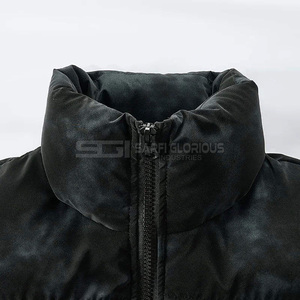 Vente en gros Manteau d'hiver pour hommes Veste d'extérieur bouffante de couleur unie avec capuche Logo personnalisé Style décontracté Fermeture à glissière Motif teint - Product Image 5