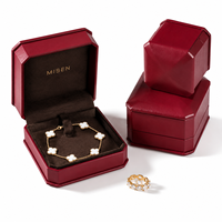 Boîte d'emballage de bijoux en similicuir rouge de qualité supérieure avec intérieur en velours doux pour les marques de bijoux et les magasins de détail