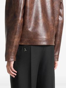 แจ็คเก็ตหนังผู้ชายสไตล์ดีไซเนอร์สุดฮิต หนังเทียม แบรนด์ดัง สไตล์คลาสสิก คุณภาพสูง ดีไซน์สั่งทำพิเศษ แจ็คเก็ตทันสมัย - Product Image 3