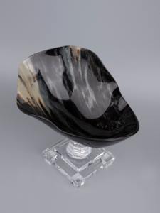 Bol décoratif artisanal en corne de buffle avec piédestal en acrylique transparent – Pièce d'accent élégante pour la maison moderne – Présentoir de table artisanal - Product Image 4
