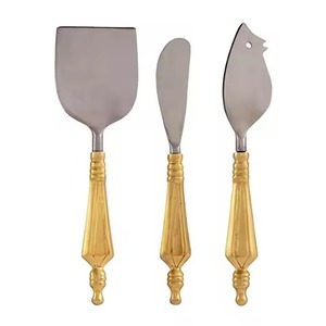 Ensemble de couteaux à fromage à finition antique Décor de cuisine élégant et outils à fromage fonctionnels - Product Image 2