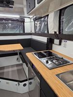 Camper pop-up pour pick-up avec cuisine, camper tout-terrain pop-up, camper imperméable, lit d'expédition fabriqué en aluminium et fibre de verre