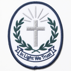 Parches Tejidos Personalizados de Alta Calidad y Ecológicos con Diseños de Alfabeto y Flores, Estilo Cosido para Uniformes Escolares - Product Image 3