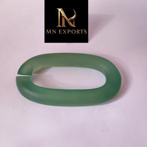 Escultura Personalizada Hecha a Mano en Resina, Decoración Artística Verde Irregular, Pieza de Moda - Product Image 2