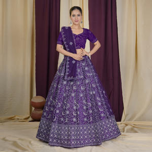 Lehenga Choli de Lujo con Bordado Intenso en Tela de Red y Dupatta a Juego para Bodas, Recepciones y Fiestas Nupciales - Product Image 2
