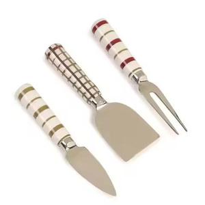 Ensemble de fromage de qualité supérieure avec finition argentée Ensemble de fromage à poignée en aluminium nacré fait à la main au dernier design unique - Product Image 5