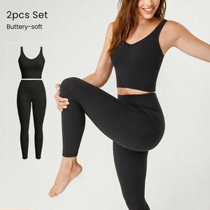 Ensemble t-shirt et legging pour femmes en gros tissu respirant de qualité supérieure vêtements d'entraînement impression personnalisée marque de marque privée - Product Image 1