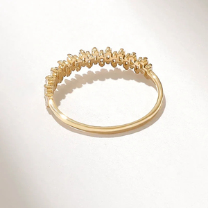 Hermoso Anillo Apilable de Oro de 14K con Diamantes Cultivados en Laboratorio en Corte Baguette Vertical, Anillo Étnico de Compromiso y Boda para Mujer - Product Image 3