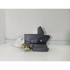 Serrure avant gauche DACIA Sandero Série II 805038956R K9K872 (12>20) - Product Image 1