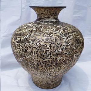 Jarrón de Flores de Metal Repujado Pintado y Pulido Lord LV6162 para Navidad - Vajilla Hecha a Mano - Product Image 6