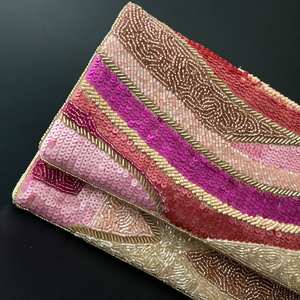 Bolso de mano informal hecho a mano con cuentas de vidrio multicolor, artesanía india, forma personalizada, con asa, MS Handicraft - Product Image 3