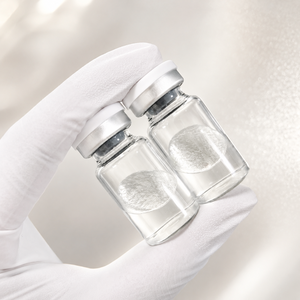 Formulation personnalisée de gel d'acide hyaluronique – Poids moléculaire élevé/moyen/faible pour le remodelage profond des zones de la joue et des tempes - Product Image 1