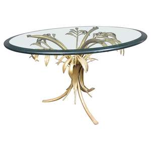 Table basse élégante en aluminium de conception florale avec le dessus en verre approprié aux intérieurs de salon et aux buts décoratifs - Product Image 3