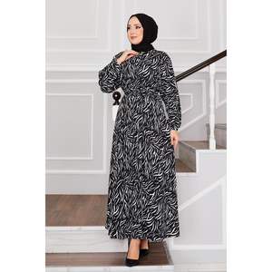 Robe modeste noire à motif de verre cassé en crêpe avec ceinture Hijab - Product Image 5