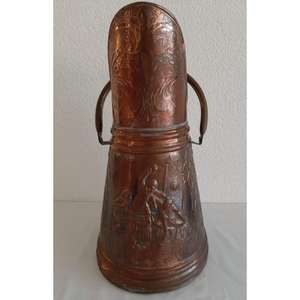 Seau à charbon en cuivre antique avec un savoir-faire détaillé et idéal pour les maisons rustiques et traditionnelles ayant besoin d'un fonctionnel - Product Image 6