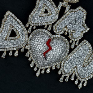 Collar con colgante de diamante de moissanita elegante de diseño único para joyería nupcial a precios al por mayor de La India - Product Image 2