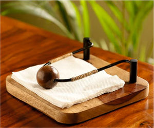 Servilletero exclusivo marrón claro y oscuro de estilo clásico para mesa de comedor decorativa - Product Image 1