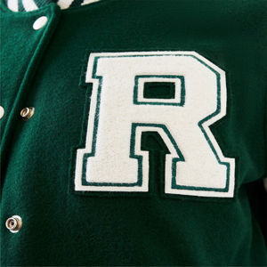 Conception personnalisée, tenue décontracté avec broderie, veste universitaire d'extérieur pour femmes, veste universitaire en laine à manches longues de grande taille pour femmes - Product Image 5