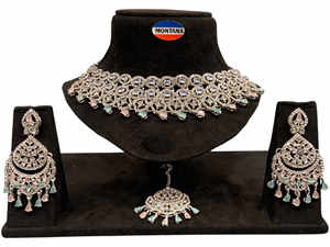 Ensemble de bijoux de mode élégants-Boucles d'oreilles collier ras du cou pour anniversaire de mariage et événements traditionnels pour les cadeaux - Product Image 4