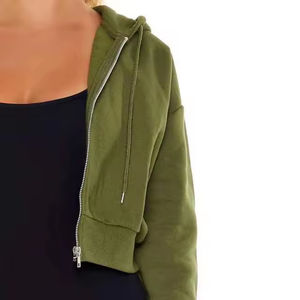 Haut court à capuche pour femme avec logo frontal, 100 % coton, écologique, streetwear, vêtement d'extérieur d'hiver, confortable, en tissu polaire doux - Product Image 5