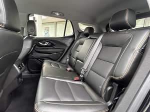 GMC Terrain AT4 AWD 2023 Noir Impeccable d'occasion, sièges en cuir, démarrage à distance, technologie Bluetooth, toit ouvrant, sièges chauffants, côté gauche - Product Image 5