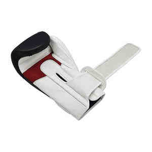 ถุงมือชกมวยหนังคุณภาพสูงขายดี รับสกรีนโลโก้ ถุงมือฝึกซ้อมคิกบ็อกซิ่ง อุปกรณ์กีฬาสำหรับการแข่งขันชกมวย รุ่น CP-BG-16 - Product Image 5